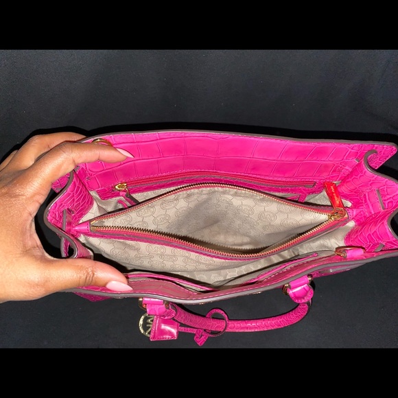 Micheal Kors handbag - Picture 2 of 5